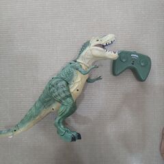 リモコンで動く 恐竜