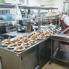 【正社員　責任者１名大募集!!】月収【270,000円】有料老人ホームでの厨房調理全般業務の画像