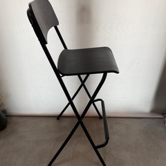 IKEA 折りたたみ式　背もたれ付き　カウンターチェアの画像