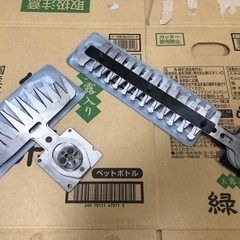 ブラックアンドデッカー 18V芝生・庭木バリカンの画像