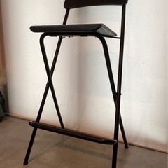 IKEA 折りたたみ式　背もたれ付き　カウンターチェアの画像