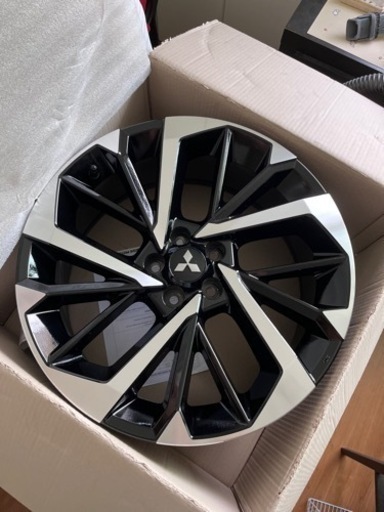 三菱　新型アウトランダー　20インチ　アルミホイール