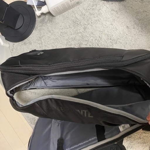デサント　エクスパンダブルバックパックL 容量：約35L(約45Lまで拡拡張可能）　ブラック