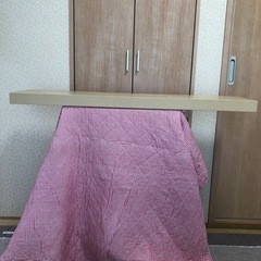 IKEA  壁に固定するラック