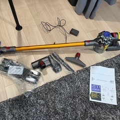 ダイソン Dyson V8 Fluffy Extra 掃除機 sv10ffexn 