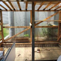 小屋　解体してます1000です