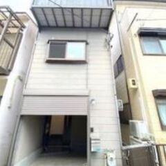 大型バイク2台可能ガレージ付き戸建て🏍🏠水廻りも大変キレイですよ...