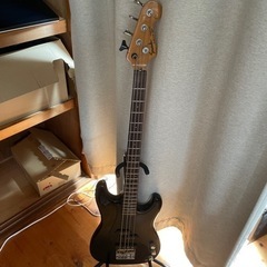 ベース　サミック