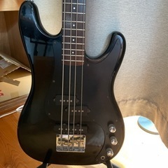 ベース　サミックの画像