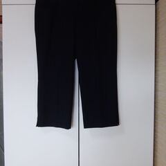 22オクトーブル　大きいサイズ　黒クロップドパンツ　美品の画像