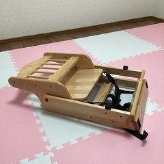 子供用テーブル付き椅子の画像