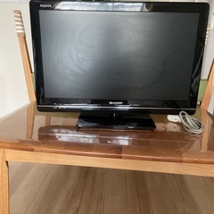 シャープ　AQUOS 22型テレビ　2011年製