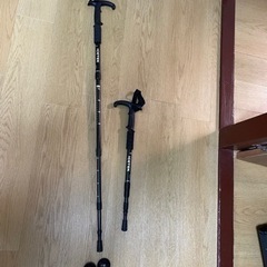 美品のトレッキングポール