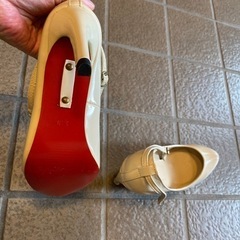 (新品未使用)パンプス👠アイボリーの画像
