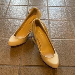 (新品未使用)パンプス👠アイボリー