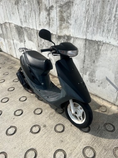 大人気SALE‼️バッテリー リアタイヤ ブレーキシュー 新品❗️嬉しいシート張り替え済み♪マットブラック✨スーパーディオ✴