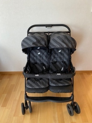 双子用のベビーカー