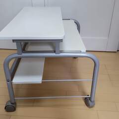 【取引中】ロータイプのパソコンデスクの画像