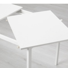 IKEA 拡張式テーブルの画像