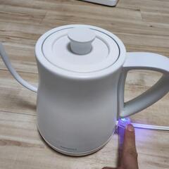 【ジャンク】電気ケトル 白の画像