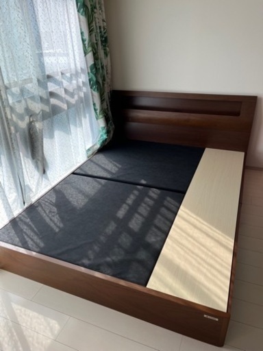 【元値10万円以上高級品】収納付きベッドフレーム（クイーンサイズ）