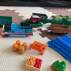 【受け渡し決定】プラレールセット　トーマスとにぎやかな貨車セットの画像