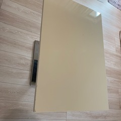 テーブル