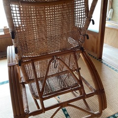 藤？椅子。古過ぎな品物ですが75キロの私も座れますの画像