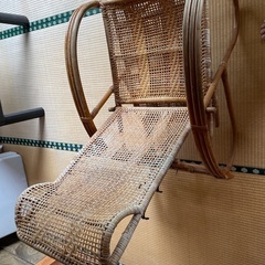 藤？椅子。古過ぎな品物ですが75キロの私も座れますの画像