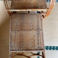 藤？椅子。古過ぎな品物ですが75キロの私も座れますの画像