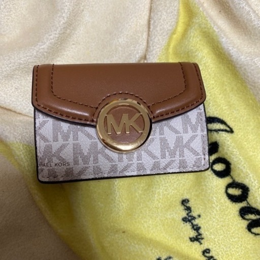 MICHEAL KORS(三つ折財布)ほぼ未使用。値下げしました。