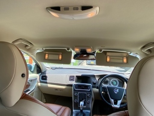 VOLVO  v60  T4スカンジナビアン.リミテッド