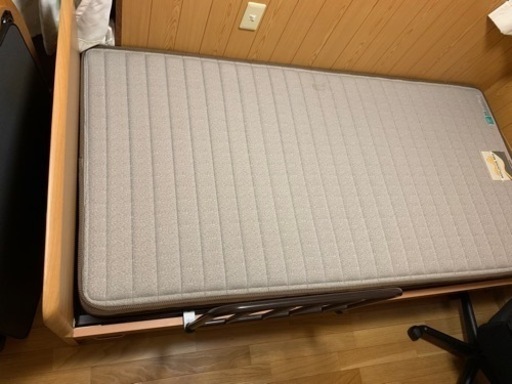 介護用電動リクライニングベッド　木製　(レント) マットレス/サイドレール付