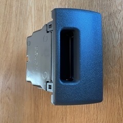 ハイエース　純正　灰皿の画像