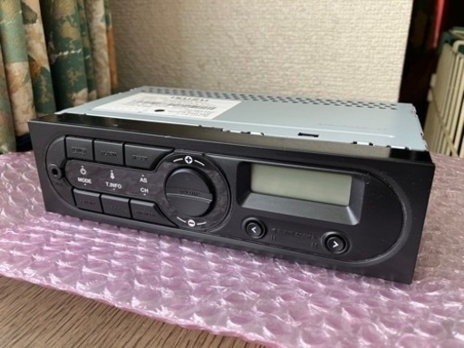 新車取り外し品！　エルフ純正　ラジオ•AUX付き