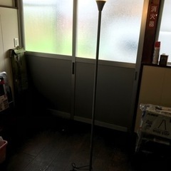 ②格安!お洒落スタンドライト シルバー 動作確認済