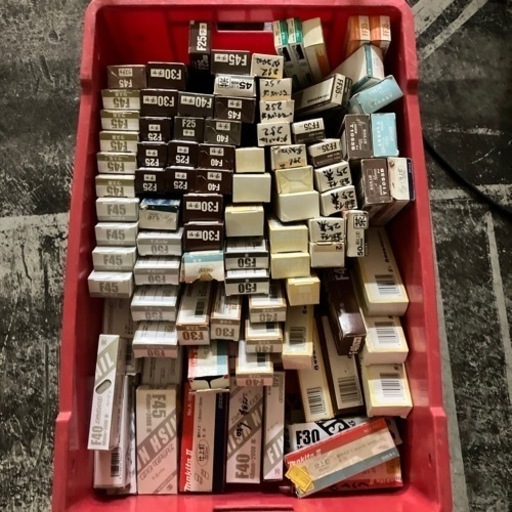 【大工様必見激安販売】フィニッシャネイルの長期保管品、お安く買って頂けませんか？