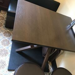 飲食店ダイニングテーブル