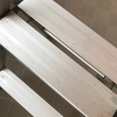 軽量アルミ脚立の画像