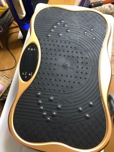 ブルブル振動マシン 3D振動 振動調節 振動マシーン 健康 静音マシン ぶるぶるマシン 室内運動器具 有酸素運動 体幹強化 産後フィットネスマシン