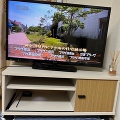 SHARP 32inch テレビとテレビ台の画像