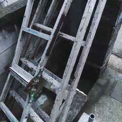塗料も錆びもついてますが❗210センチと90センチの脚立