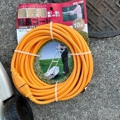 (取引中)電動芝刈り機の画像