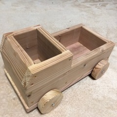 宅配可能乗れる走れる本格手作りトラックおもちゃ箱セット　国産杉で作っています　定価2800円の画像
