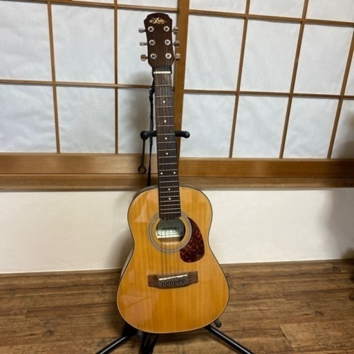 【値下げ】ミニギター　ARIA ピックアップ　ストラップ　スタンド　チューナー付