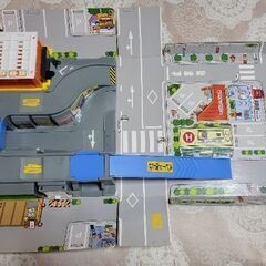 トミカ　とびだす おかたづけ立体マップ