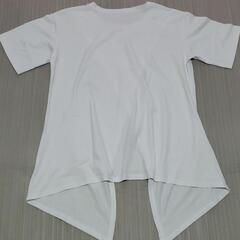 アシメTシャツの画像