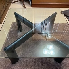 ガラステーブル　縦80センチ×横80センチ×高さ39センチ
