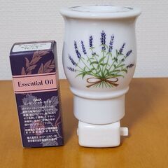 【新品】アロマコンセントライト＋【新品】アロマオイル