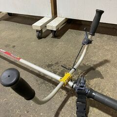 アグリップ 刈払機 A235H 肩掛け ハンドル 混合 50:1 Karスタート 草刈り 草刈機 刈り払い 中古品の画像